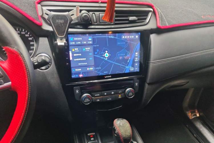 Used Nissan X-Trail 2017 2.5L CVT Leading Edition 4WD Audio And AC Panel