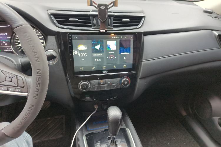 Used Nissan X-Trail 2017 2.0L CVT Comfort Edition 2WD Audio And AC Panel