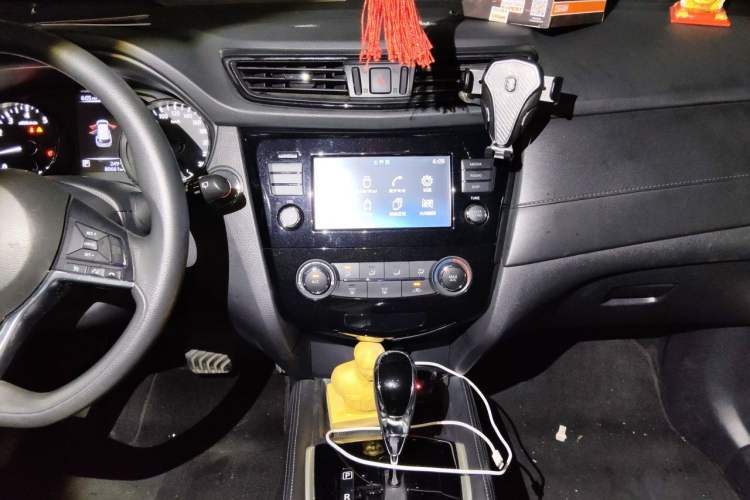 Used Nissan X-Trail 2017 2.0L CVT Smart Enjoyment Version 2WD Audio And AC Panel