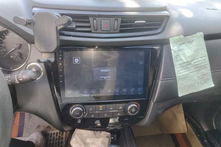 Used Nissan X-Trail 2017 2.0L CVT Comfort Edition 2WD Audio And AC Panel