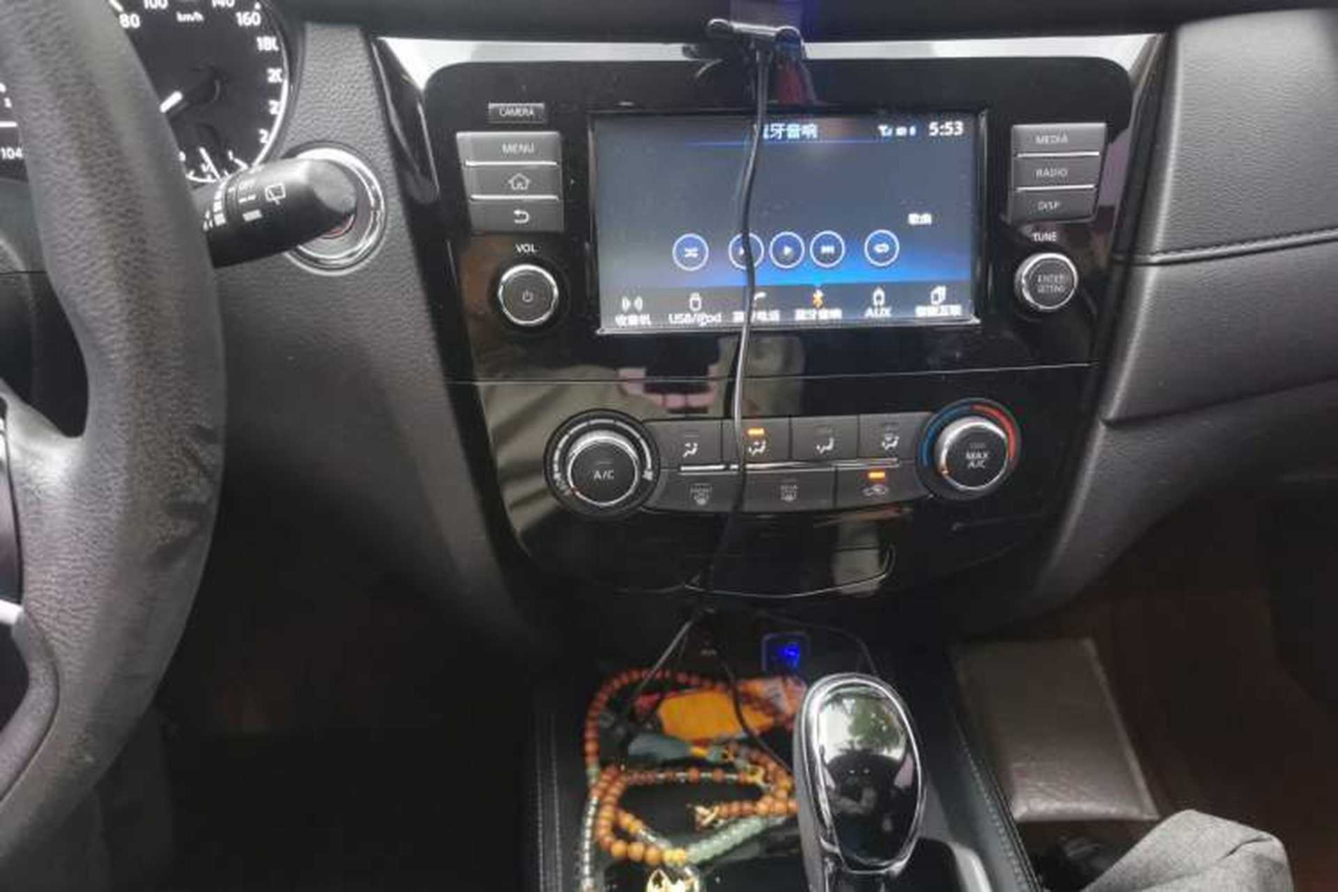 Used Nissan X-Trail 2017 2.0L CVT Comfort Edition 2WD Audio And AC Panel