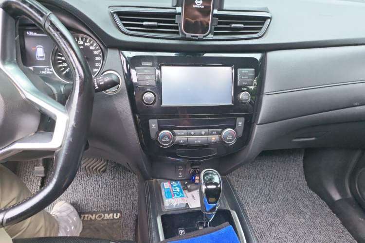 Used Nissan X-Trail 2017 2.0L CVT Smart Enjoyment Version 2WD Audio And AC Panel