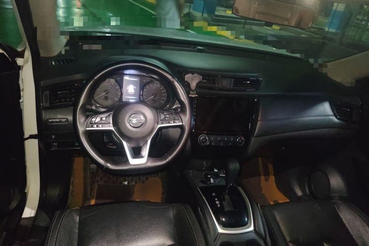 Used Nissan X-Trail 2017 2.0L CVT Comfort Edition 2WD Center Console