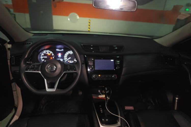 Used Nissan X-Trail 2017 2.0L CVT Comfort Edition 2WD Center Console