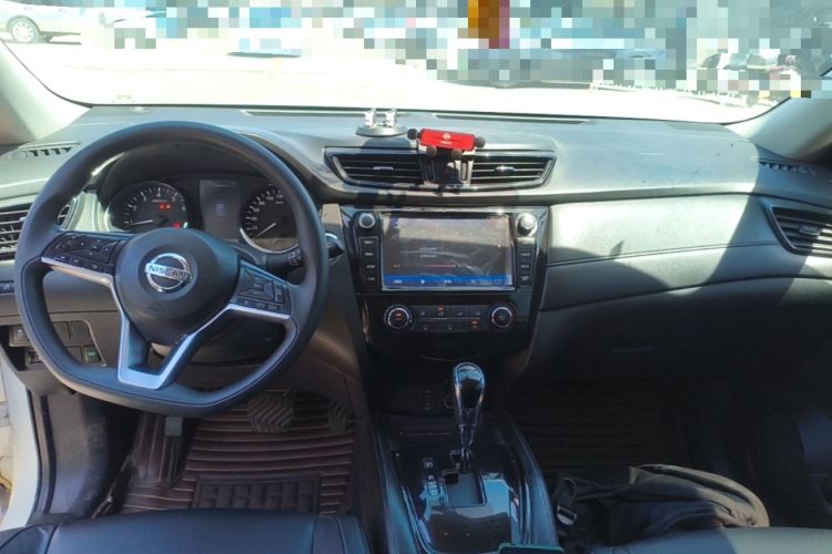 Used Nissan X-Trail 2017 2.0L CVT Comfort Edition 2WD Center Console