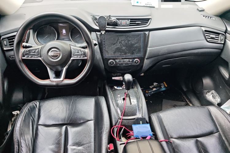 Used Nissan X-Trail 2017 2.0L CVT Comfort Edition 2WD Center Console