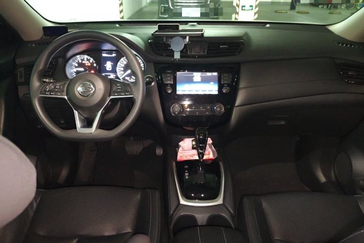 Used Nissan X-Trail 2017 2.0L CVT Comfort Edition 2WD Center Console