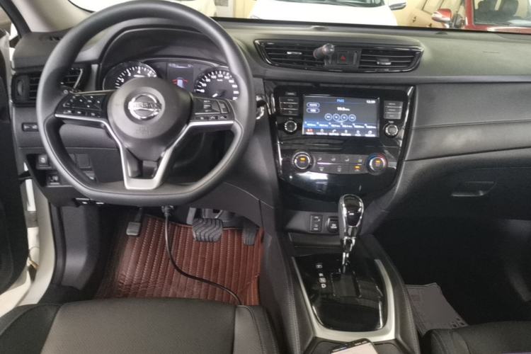 Used Nissan X-Trail 2017 2.0L CVT Comfort Edition 2WD Center Console