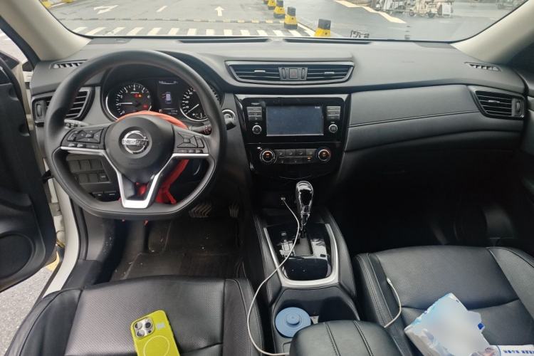 Used Nissan X-Trail 2017 2.0L CVT Comfort Edition 2WD Center Console