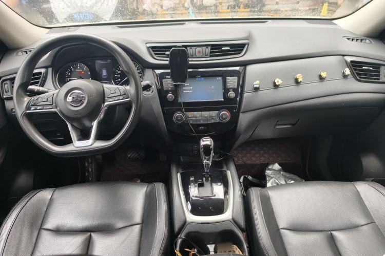 Used Nissan X-Trail 2017 2.0L CVT Comfort Edition 2WD Center Console