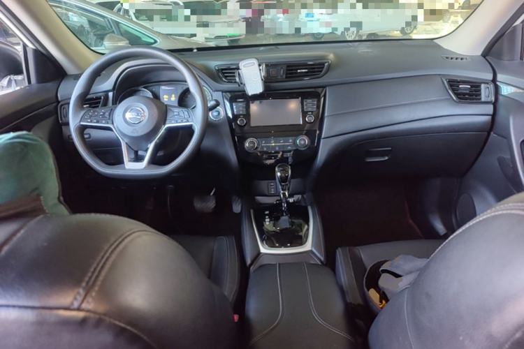 Used Nissan X-Trail 2017 2.0L CVT Comfort Edition 2WD Center Console