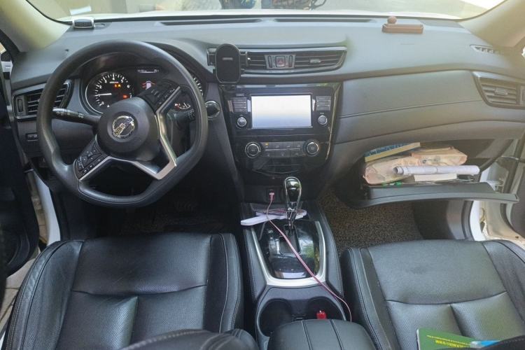 Used Nissan X-Trail 2017 2.0L CVT Comfort Edition 2WD Center Console