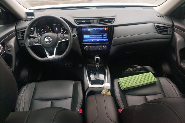 Used Nissan X-Trail 2017 2.0L CVT Comfort Edition 2WD Center Console