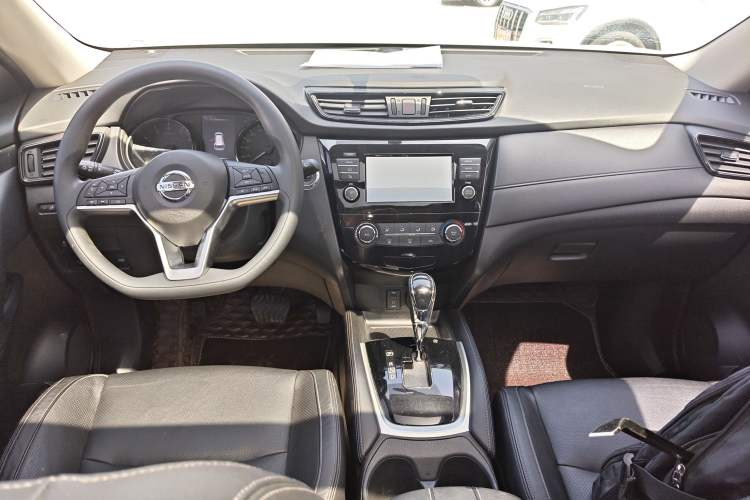 Used Nissan X-Trail 2017 2.0L CVT Comfort Edition 2WD Center Console