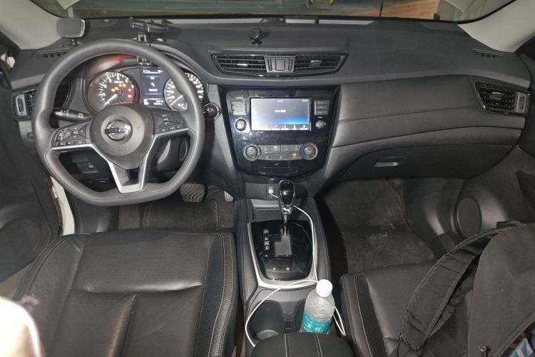 Used Nissan X-Trail 2017 2.0L CVT Comfort Edition 2WD Center Console