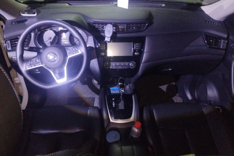 Used Nissan X-Trail 2017 2.0L CVT Comfort Edition 2WD Center Console