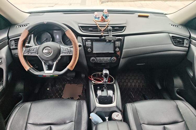 Used Nissan X-Trail 2017 2.0L CVT Comfort Edition 2WD Center Console