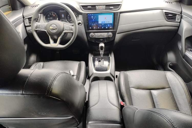 Used Nissan X-Trail 2017 2.0L CVT Comfort Edition 2WD Center Console