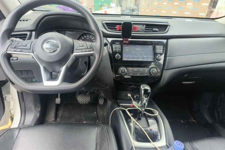 Used Nissan X-Trail 2017 2.0L CVT Comfort Edition 2WD Center Console