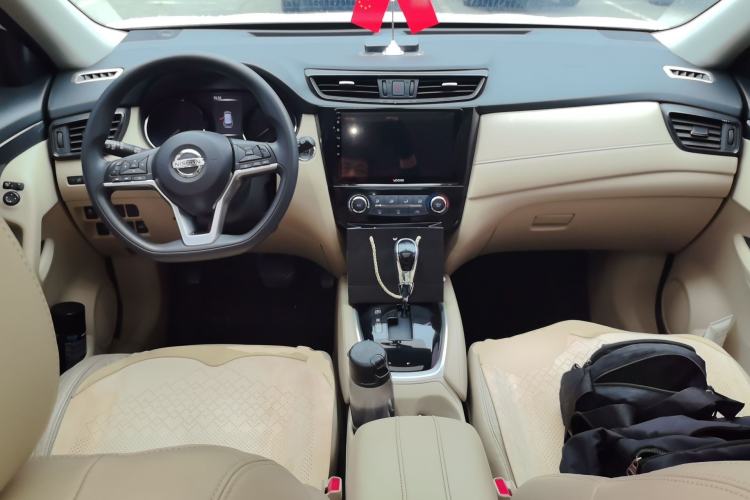 Used Nissan X-Trail 2017 2.0L CVT Comfort Edition 2WD Center Console
