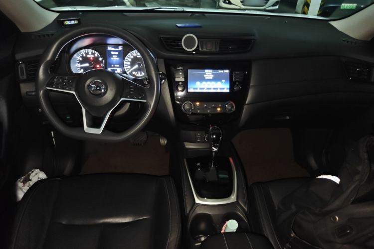 Used Nissan X-Trail 2017 2.0L CVT Comfort Edition 2WD Center Console