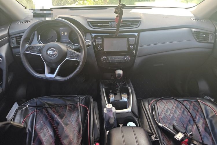 Used Nissan X-Trail 2017 2.0L CVT Comfort Edition 2WD Center Console