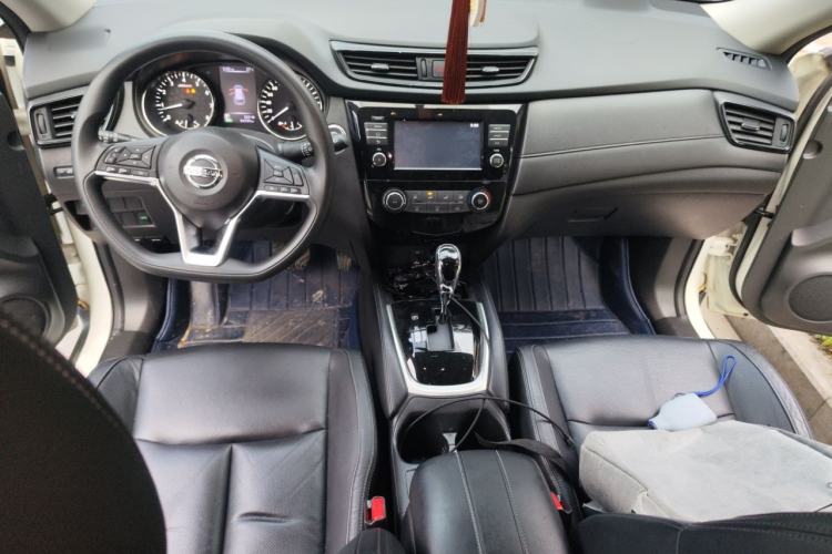 Used Nissan X-Trail 2017 2.0L CVT Comfort Edition 2WD Center Console
