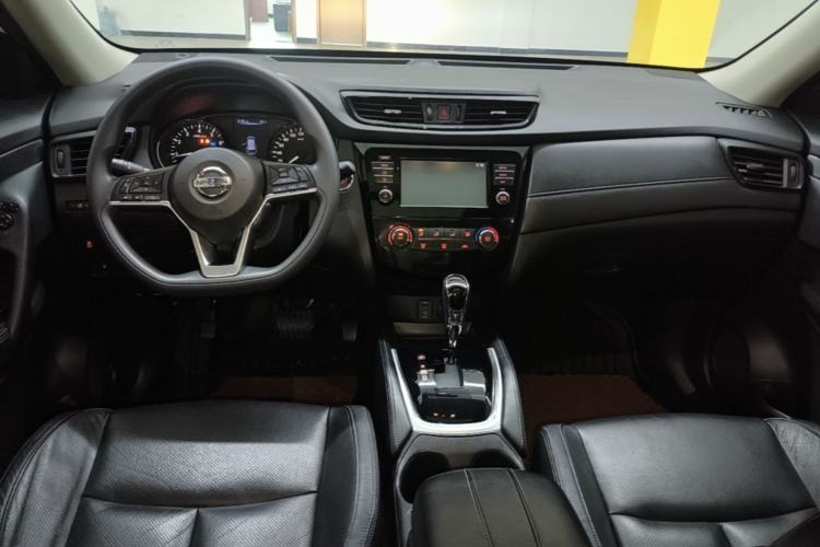 Used Nissan X-Trail 2017 2.0L CVT Comfort Edition 2WD Center Console