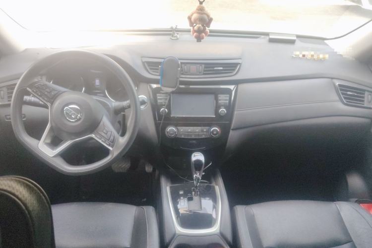 Used Nissan X-Trail 2017 2.0L CVT Comfort Edition 2WD Center Console