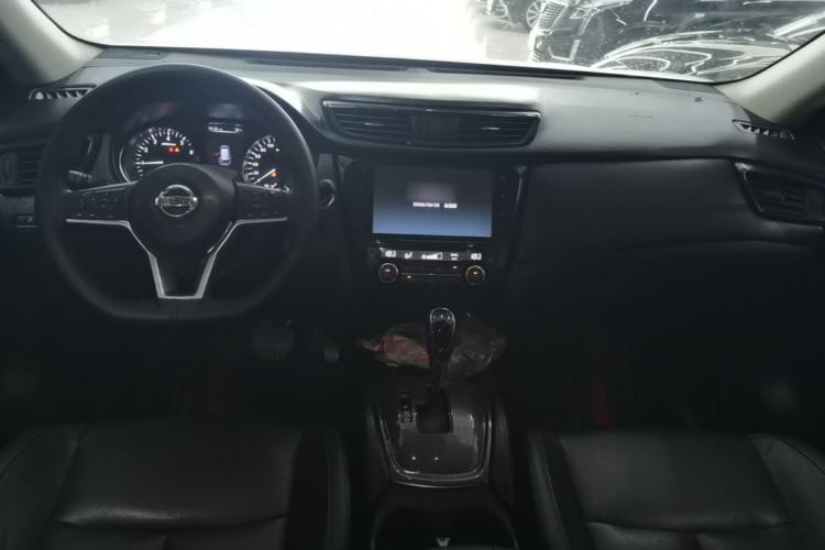 Used Nissan X-Trail 2017 2.5L CVT Luxury Edition 4WD Center Console