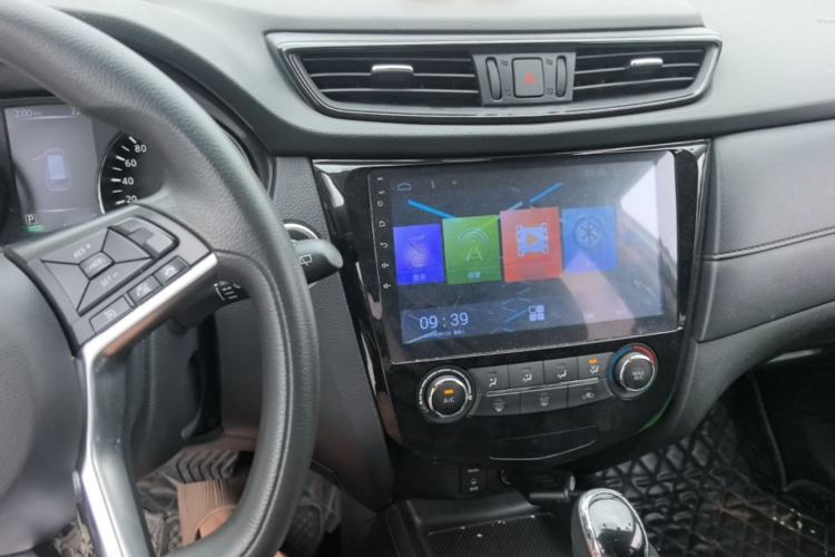 Used Nissan X-Trail 2017 2.0L CVT Comfort Edition 2WD Center Console
