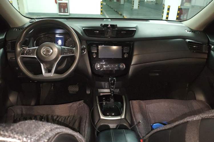 Used Nissan X-Trail 2017 2.0L CVT Comfort Edition 2WD Center Console