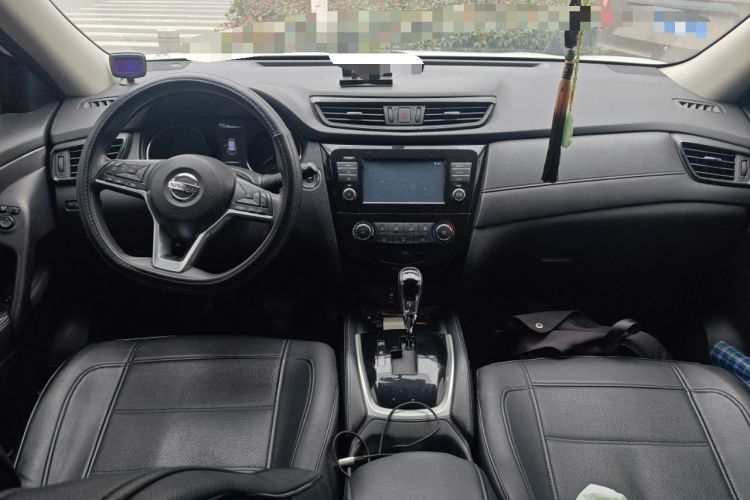 Used Nissan X-Trail 2017 2.0L CVT Comfort Edition 2WD Center Console