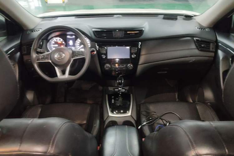 Used Nissan X-Trail 2017 2.0L CVT Comfort Edition 2WD Center Console