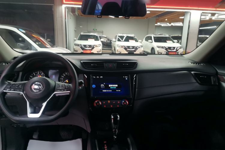 Used Nissan X-Trail 2017 2.0L CVT Comfort Edition 2WD Center Console