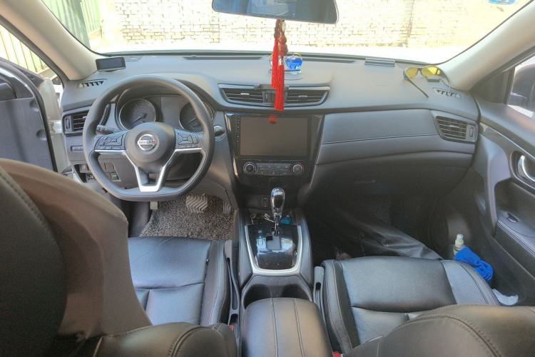 Used Nissan X-Trail 2017 2.0L CVT Comfort Edition 2WD Center Console