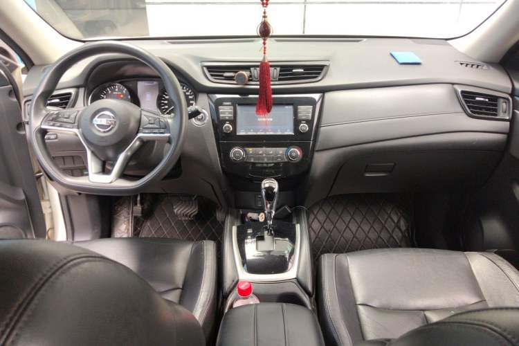 Used Nissan X-Trail 2017 2.0L CVT Comfort Edition 2WD Center Console
