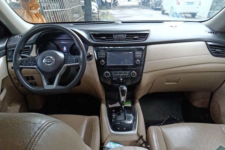 Used Nissan X-Trail 2017 2.0L CVT Comfort Edition 2WD Center Console