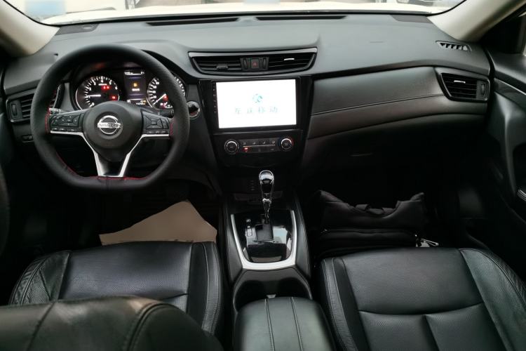 Used Nissan X-Trail 2017 2.0L CVT Comfort Edition 2WD Center Console
