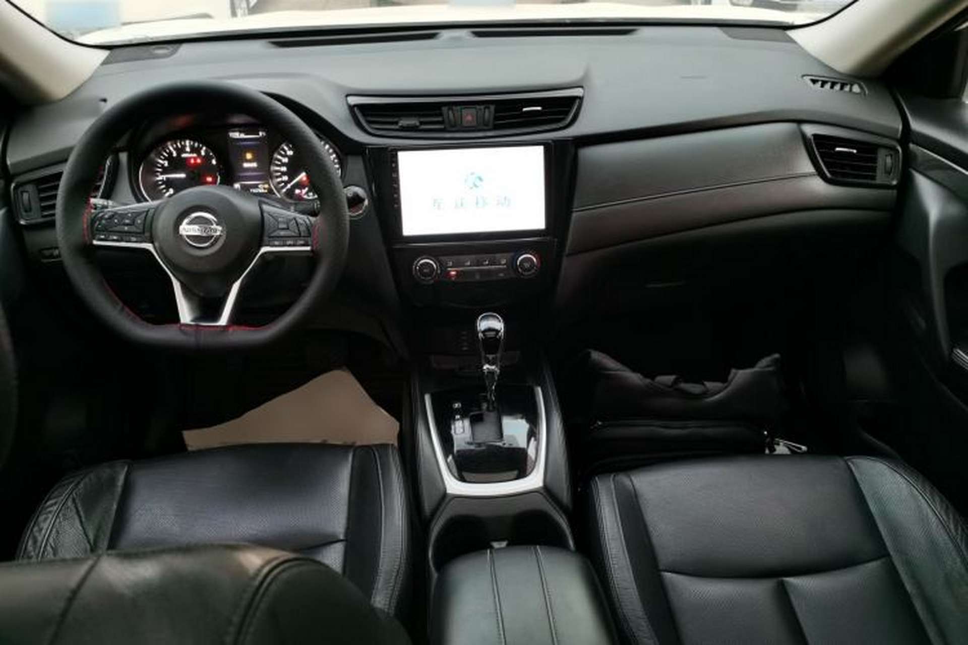 Used Nissan X-Trail 2017 2.0L CVT Comfort Edition 2WD Center Console