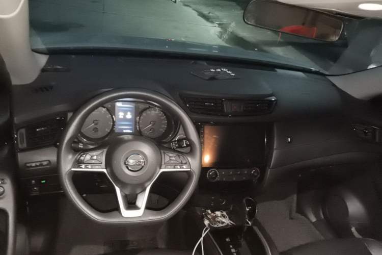 Used Nissan X-Trail 2017 2.0L CVT Comfort Edition 2WD Center Console