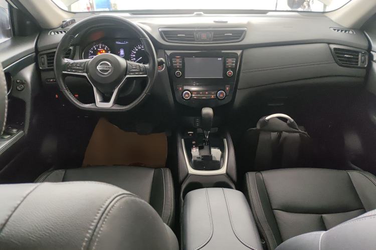 Used Nissan X-Trail 2017 2.5L CVT Luxury Edition 4WD Center Console
