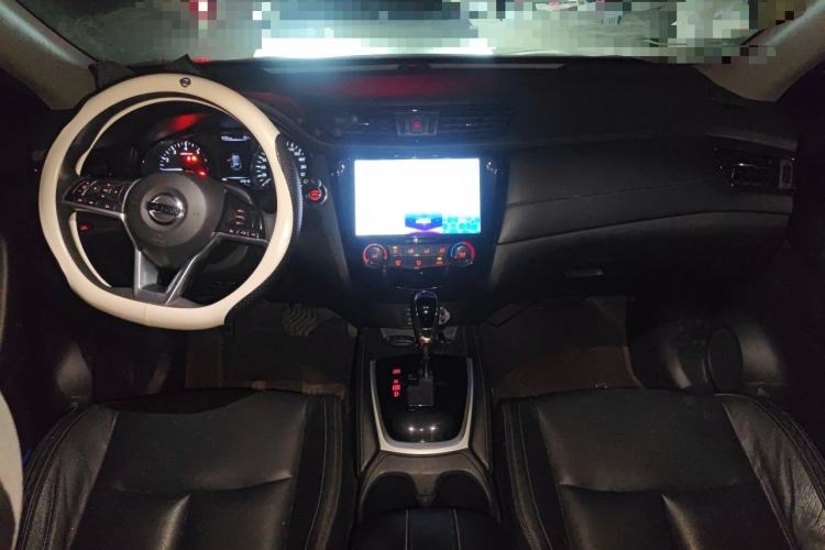 Used Nissan X-Trail 2017 2.0L CVT Comfort Edition 2WD Center Console