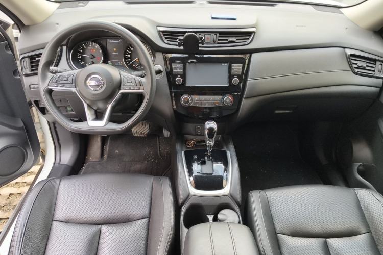 Used Nissan X-Trail 2017 2.0L CVT Comfort Edition 2WD Center Console