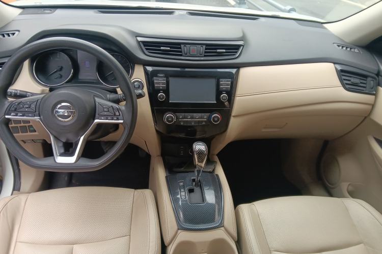 Used Nissan X-Trail 2017 2.0L CVT Comfort Edition 2WD Center Console