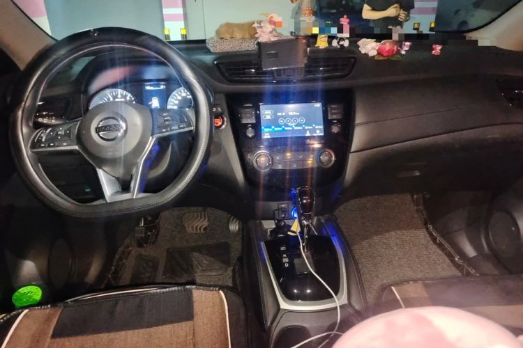 Used Nissan X-Trail 2017 2.0L CVT Comfort Edition 2WD Center Console