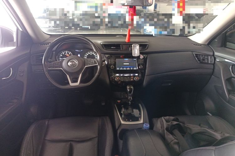Used Nissan X-Trail 2017 2.5L CVT Luxury Edition 4WD Center Console