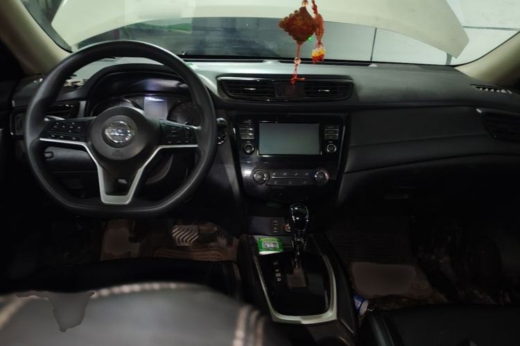 Used Nissan X-Trail 2017 2.0L CVT Comfort Edition 2WD Center Console