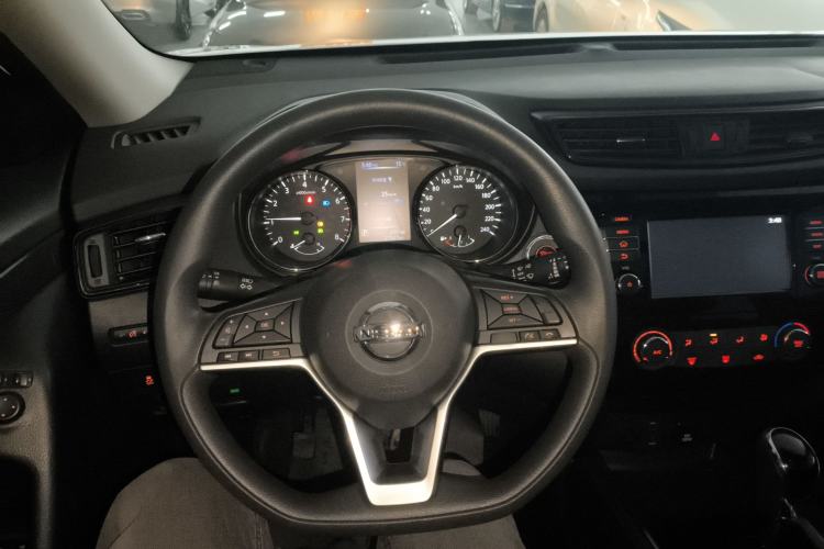 Used Nissan X-Trail 2017 2.0L CVT Comfort Edition 2WD Center Console