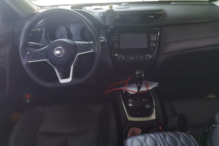 Used Nissan X-Trail 2017 2.0L CVT Comfort Edition 2WD Center Console